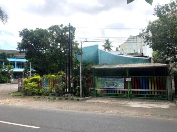 Rumah Hook Strategis 2 Lantai di Jl Raya Langsep
