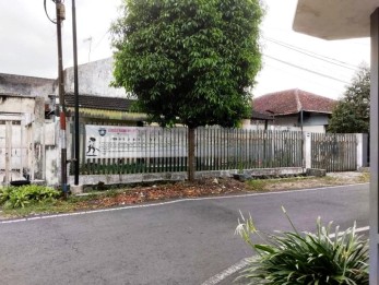 Rumah di Jl Candi Sewu Blimbing