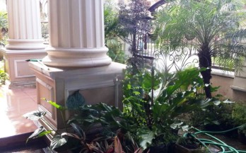 Rumah mewah 2 lantai posisi hook di Araya Malang