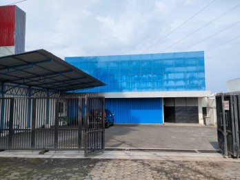 ruko strategis di daerah blimbing jalan raya pusat kota . sangat startegis 