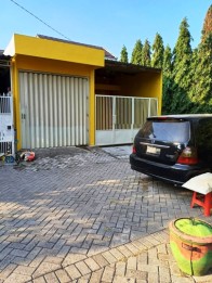 rumah di perum swan menganti gresik jawa timur