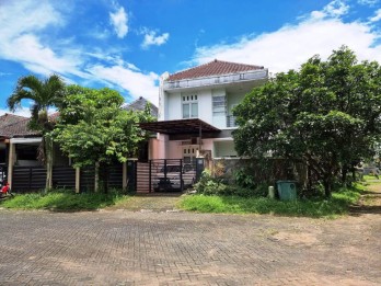 rumah kost strategis dan prospek . Belakang