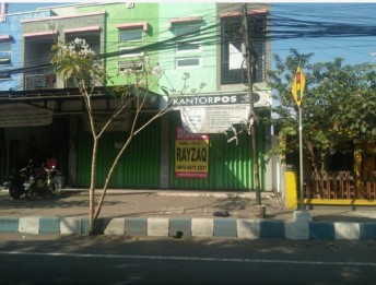DIJUAL RUKO 2Lt DI TEPI JALAN KI HAJAR DEWANTARA, DEPAN KAMPUS IKIP PASURUA