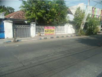 DIJUAL RUMAH DI TEPI JALAN ERLANGGA ( DEKAT IDAKU ) PASURUAN KOTA, JATIM