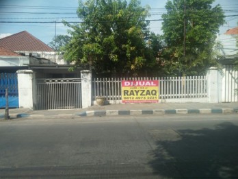 DIJUAL RUMAH DI TEPI JALAN ERLANGGA ( DEKAT IDAKU ) PASURUAN KOTA, JATIM