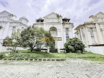 Dijual Villa Komplek Royal Sumatera Cluster Royal Golf Mansion Kondisi Koso