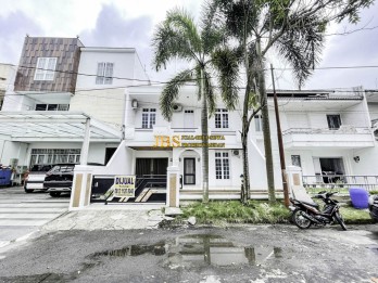 Dijual Villa Komplek Taman Malibu Indah Blok C