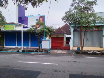 Disewakan Toko di Jl Panglima Sudirman Trenggalek