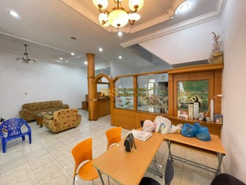 Dijual Villa Komplek Cemara Hijau Kondisi Siap