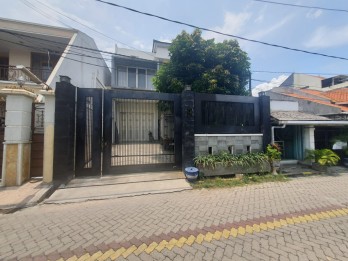 Jual Rumah Berperabotan Siap Huni di Petemon