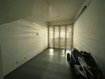 Rumah 2 Lantai Desain Modern di Dieng, Malang