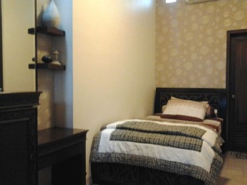 Rumah Bagus dan Strategis 2 Lantai di Sleman, Yogyakarta