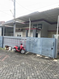 Rumah Bagus di Perumahan Daerah Karangploso