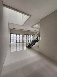 Rumah dijual di araya kota malang