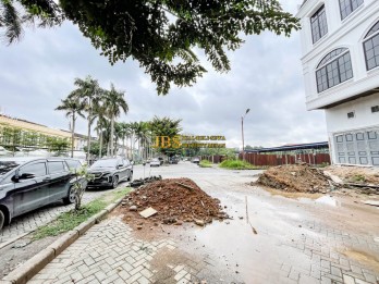 Dijual Ruko Gandeng Komplek Cemara Asri Southern Lake blok R1