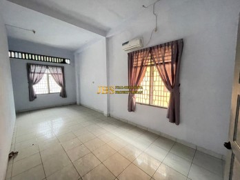 Dijual Ruko Hook Siap Huni Jalan Madio Santoso