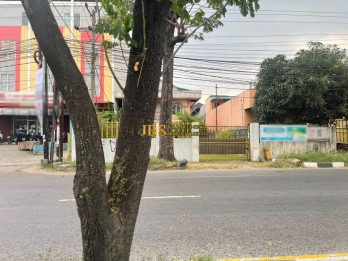 Dijual Tanah dan Bangunan Jalan Krakatau Ujung