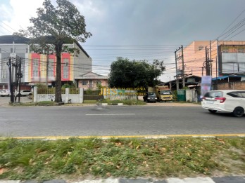 Dijual Tanah dan Bangunan Jalan Krakatau Ujung