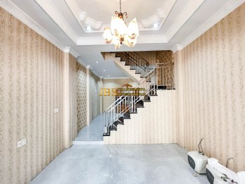 Dijual Townhouse Hook Komplek Cemara Asri Jalan