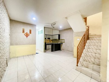Dijual Villa Komplek Mutiara Residence Jalan