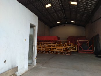 Gudang Dijual Raya Karanglo Depo Bangunan Malang