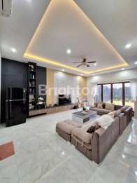 RUMAH MEWAH 2 LANTAI MODERN DIENG MALANG