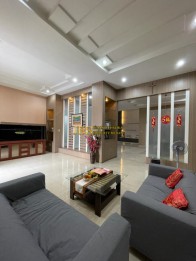 TURUN HARGA, SANGAT LIMITED!! Jual Villa Komplek