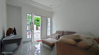 Dijual Rumah Mewah 2 Lantai Full Furnished di Wisata Bukit Mas Surabaya