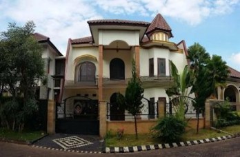 Rumah 2 lantai dengan design menarik full furnish