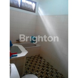 Dijual Rumah + Gudang Strategis Kepanjen Malang