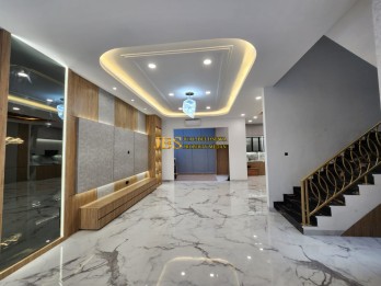 Dijual Villa Lux Fully Furnished di Komplek