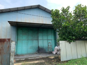 Gudang Raya Domas Menganti Gresik Akses Kontainer