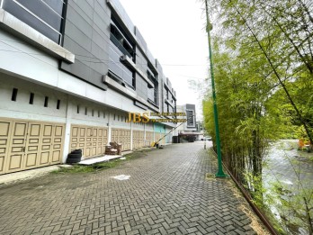 Jual Ruko 3 Tingkat di Komplek Graha Metropolitan (Graha Northcote) Medan