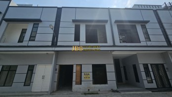 Jual Townhouse Komplek Cemara Royal Residence