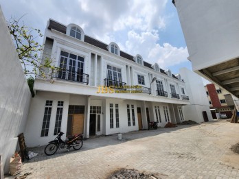 Jual Townhouse di Komplek Sunrise Residence Jl.