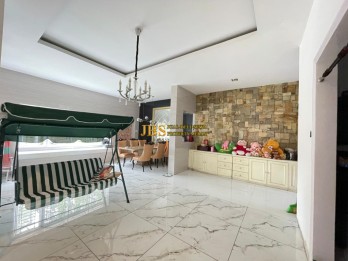 Jual Villa Fully Furnished Komplek Cemara Asri