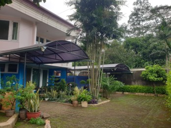 Rumah tingkat Nyaman di dalam Townhouse