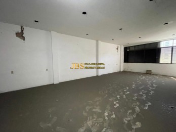 Dijual Gedung Jalan MH Thamrin (Dekat Bank BRI Dan Bank Danamon)