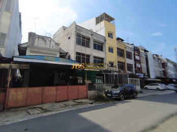 Dijual Ruko Siap Huni di Jalan Waringin (Gatot Subroto) - Medan