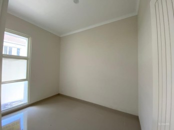 Disewakan Rumah Minimalis Modern Villa Puncak Tidar Malang