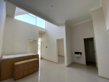Disewakan Rumah Minimalis Modern Villa Puncak Tidar Malang