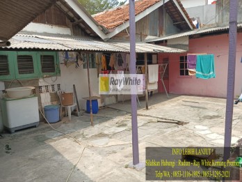 Rumah Dekat Taman di Tebet Timur