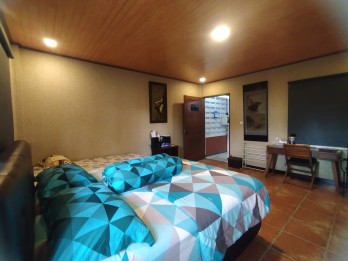VILLA FULL FURNISHED KOLAM RENANG CIGOMBONG