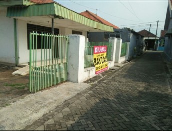 DIJUAL RUMAH LEBAR DI TAMANAN DAERAH WAHIDIN PASURUAN KOTA, JATIM