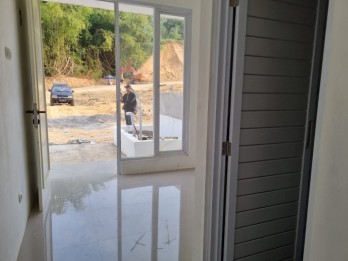 DIJUAL RUMAH MODERN DI PERBUKITAN DEKAT GATE TOL SEYEGAN, SLEMAN