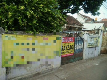 DIJUAL RUMAH TUA DI DAERAH PANGLIMA SUDIRMAN PASURUAN KOTA, JATIM