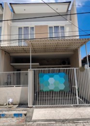 Di jual rumah minimalis 2 lantai nirwana