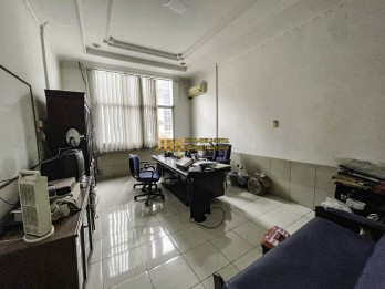 Dijual Ruko Gandeng Siap Huni di Komplek Asia