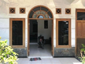 Dijual Rumah + Toko di Jl Kyai Sekar Leces Probolinggo