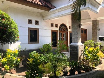 Dijual Rumah + Toko di Jl Kyai Sekar Leces Probolinggo